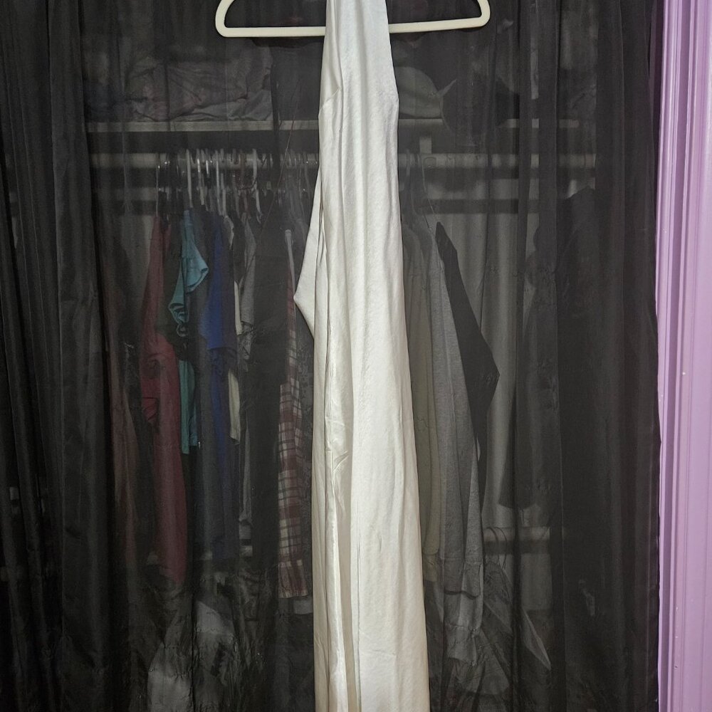 Meshki paulette satin maxi dress with bow - Picture 8 of 8